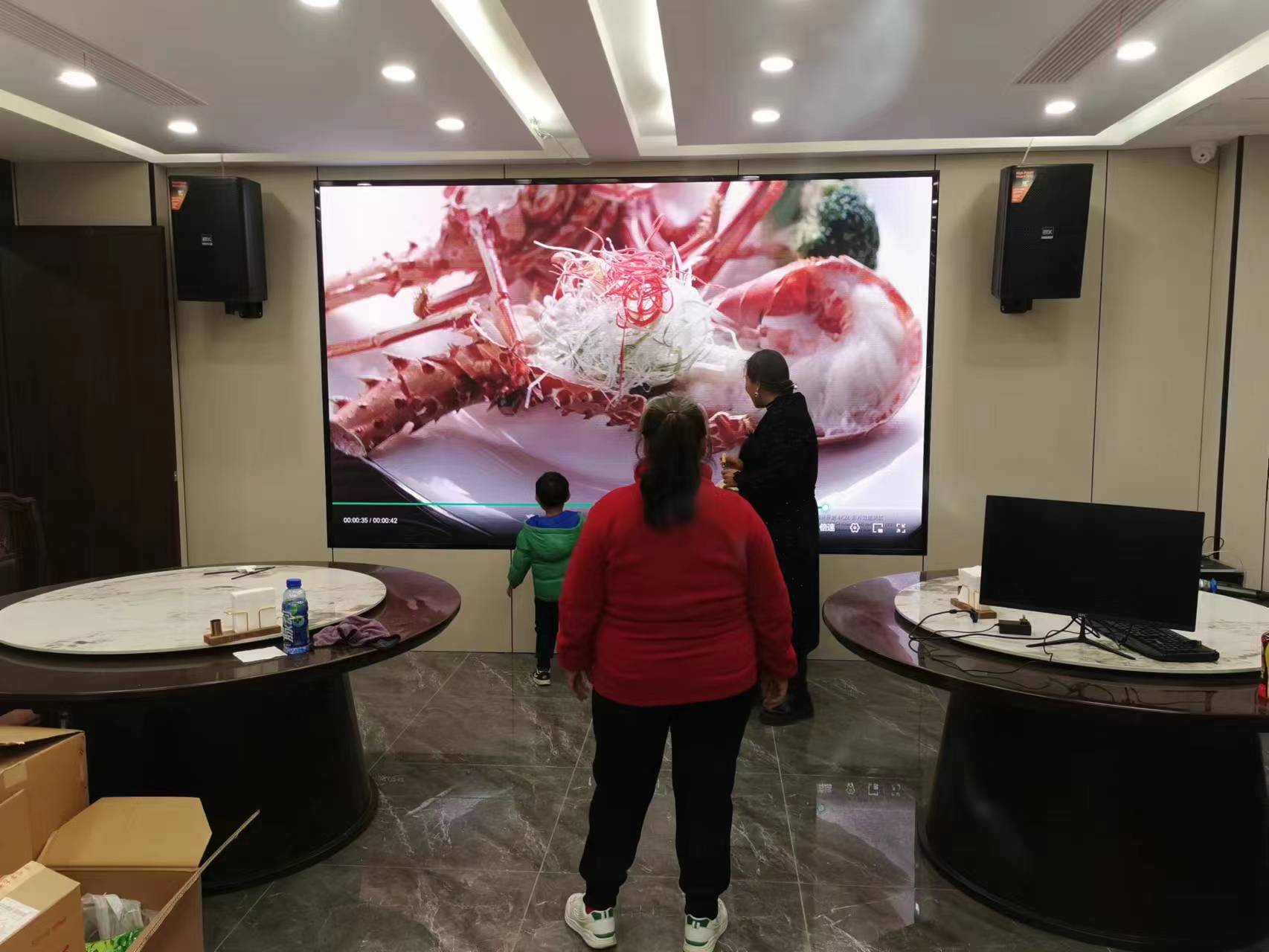 某酒店大廳KTV
